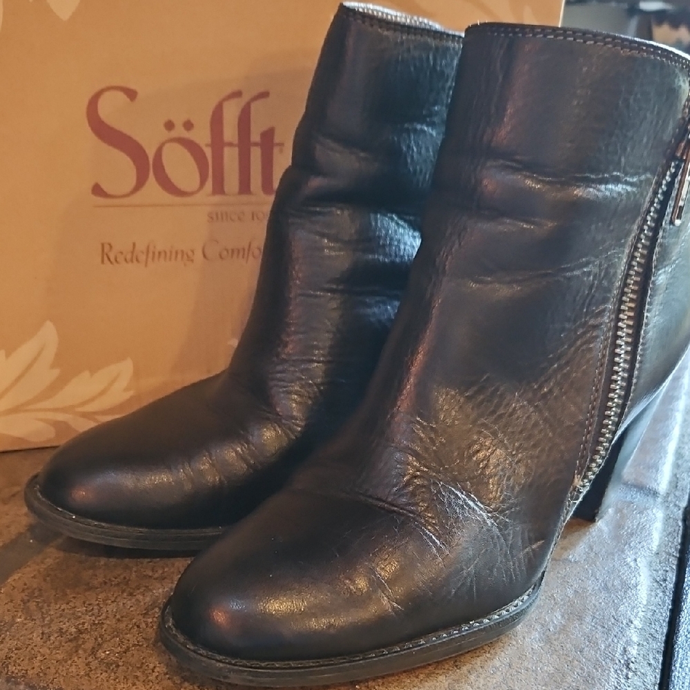 Sofft Black Leather Ankle Booties